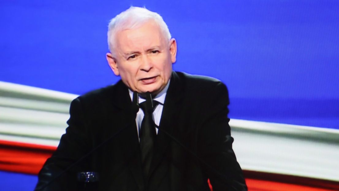 Kaczyński představil tahák pro další výhru. Způsobil náhlý zájem o Česko